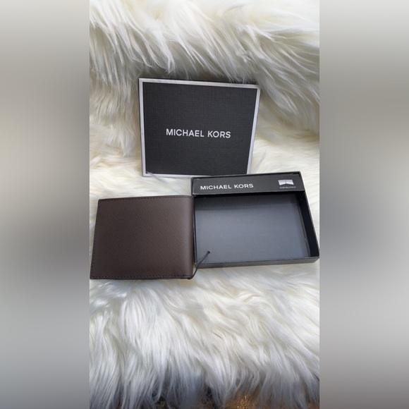 Michaels Kors Billfold Wallet - Picture 7 of 10